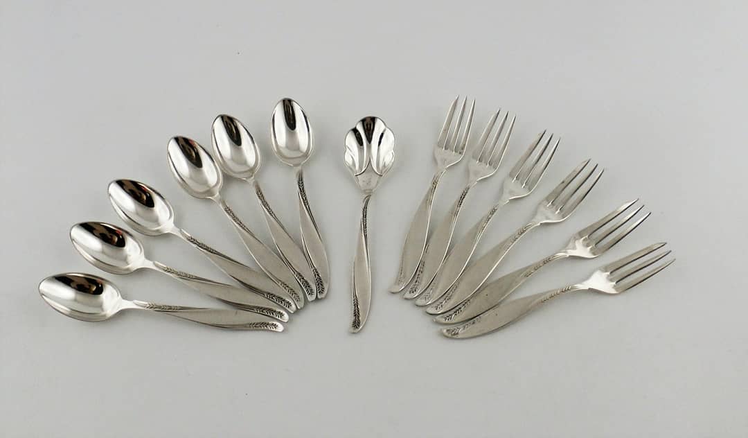 zestaw deserowych sztućców posrebrzanych dla 6 osób.