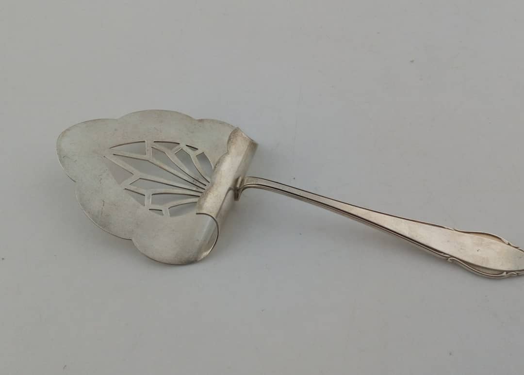 posrebrzana łopatka ażurowa do szparagó