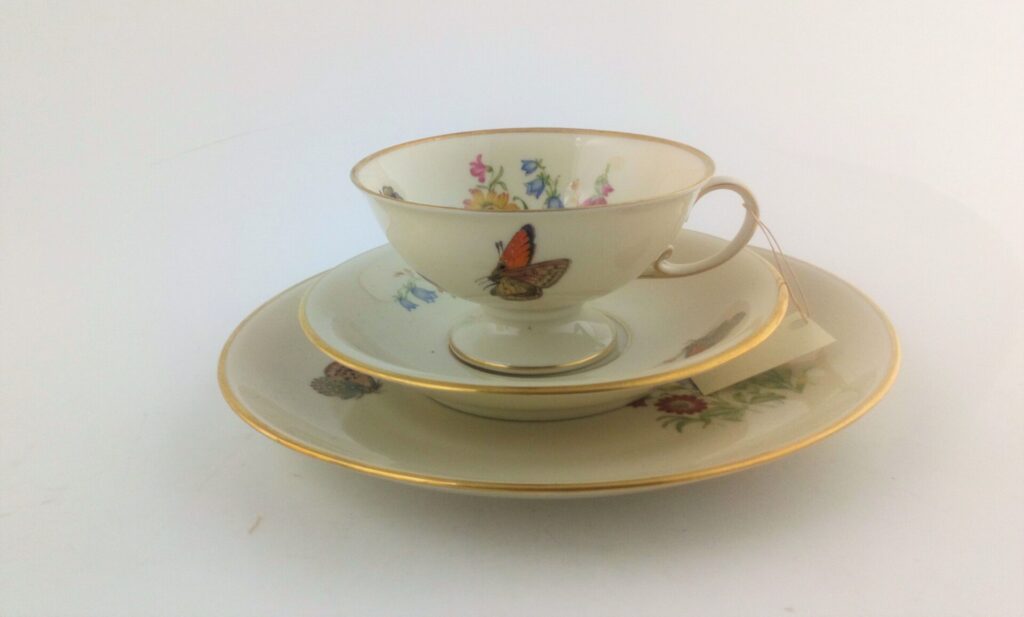 stara porcelanowa filiżanka (trio)