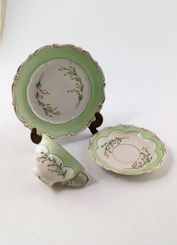 porcelanowa filizanka (trio)