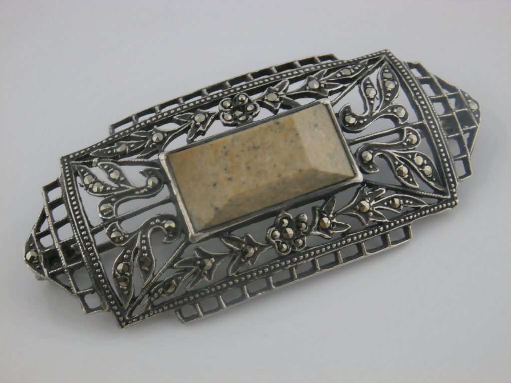 stara broszka ażurowa z markazytami