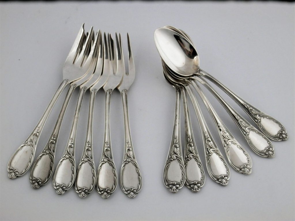 zestaw deserowy posrebrzanych sztućców
