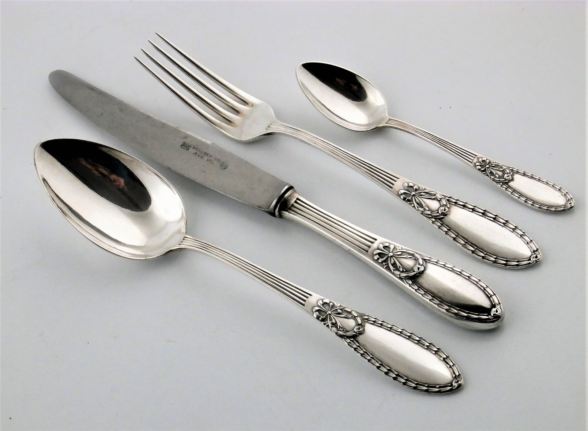 zestaw posrebrzanych sztućców obiadowych