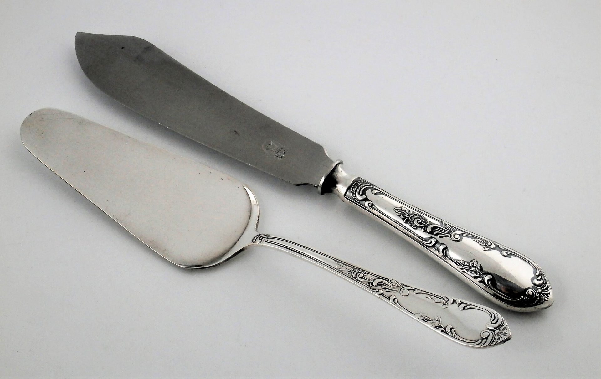 nóż i łopatka do tortu