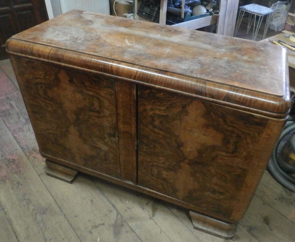 stara komoda Art-Deco przed renowacją