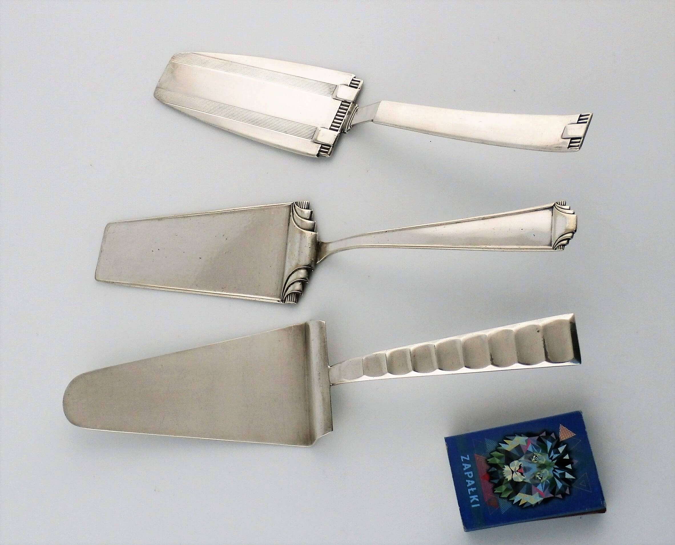 posrebrzane łopatki do ciasta lub tortu w stylu Art-Deco
