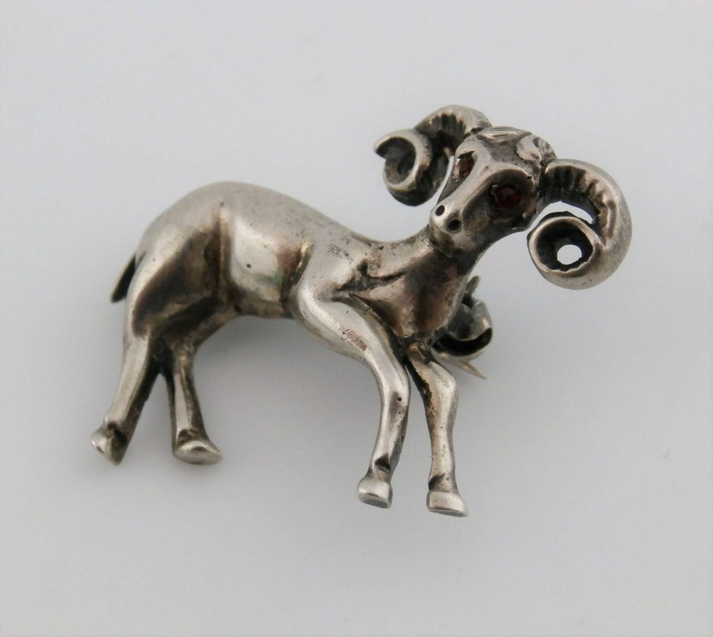 broszka srebrna baran