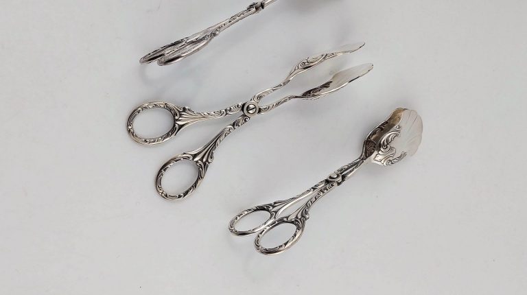 posrebrzane szczypce do ciastek